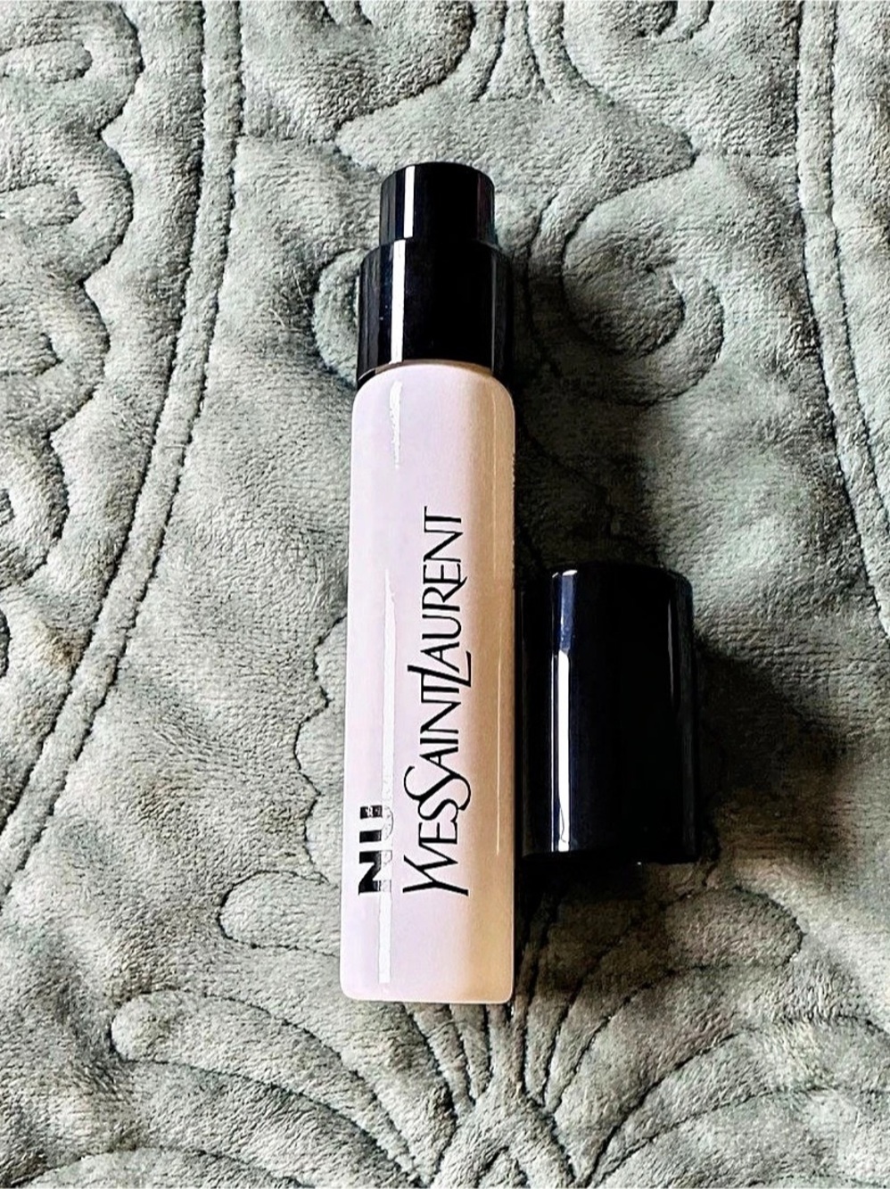 NU Yves Saint Laurent Dewy Mist Blur Essence For Face Trial Size .33 oz